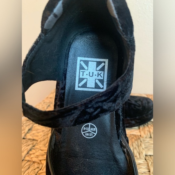 Dreamy TUK crushed velvet Mary Jane’s with a slight platform heel. Size 9/40 EUC - Picture 5 of 5